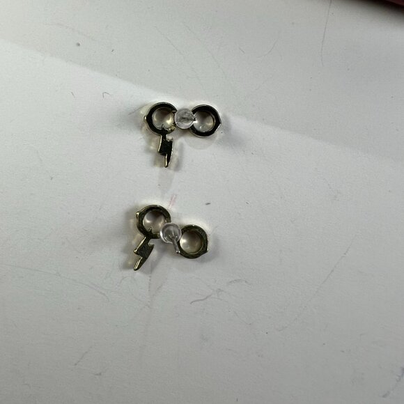 Harry Potter Inspired Gold Glasses & Lightning Bolt Stud Earrings - Picture 3 of 3